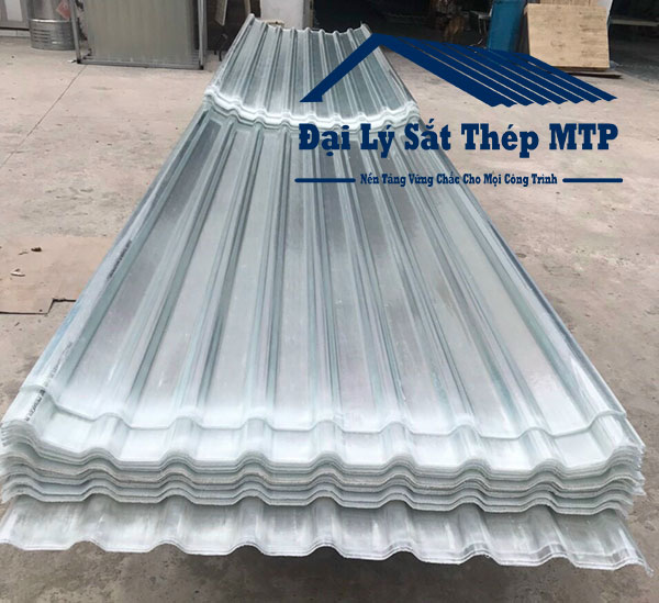 Tôn nhựa lấy sáng có rất nhiều ưu điểm vượt trội