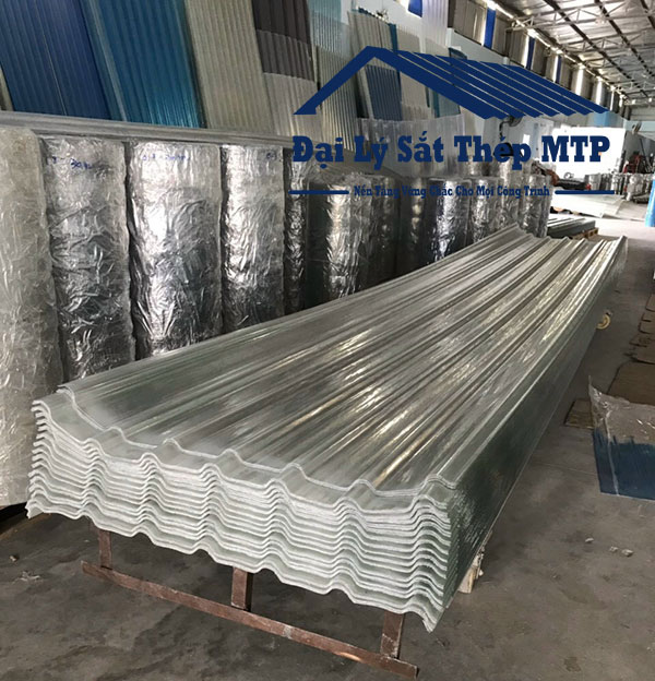 Mua tôn nhựa lấy sáng giá rẻ tại Đại Lý Sắt Thép MTP