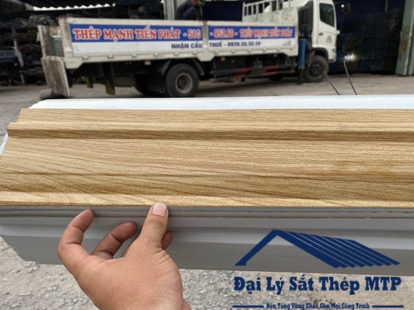 Đặc điểm của tôn vân gỗ