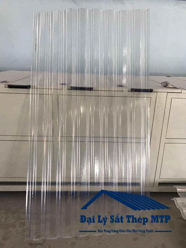 Tôn nhựa trong suốt lấy sáng có rất nhiều ưu điểm vượt trội