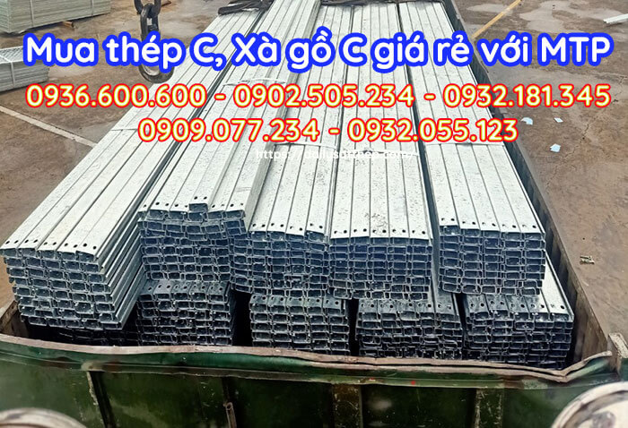 Vận chuyển thép C ra công trình cho đối tác