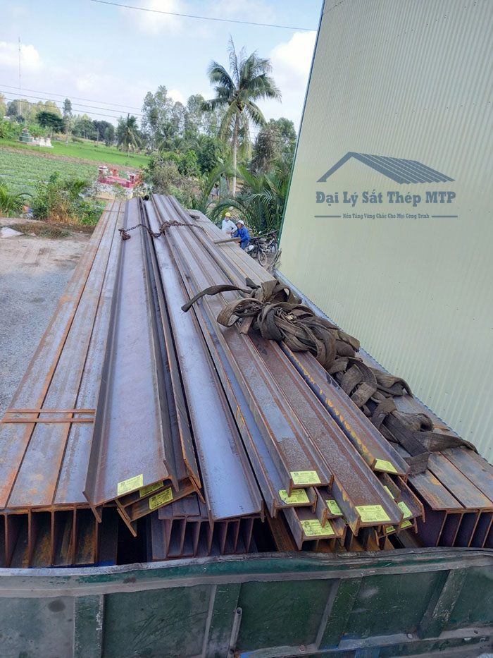 Hình ảnh vận chuyển thép hình ra công trình ảnh 3
