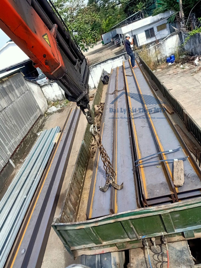 Hình ảnh vận chuyển thép hình ra công trình ảnh 8