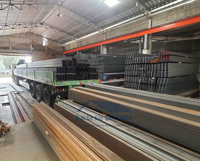 Hình ảnh vận chuyển thép hình ra công trình ảnh 10