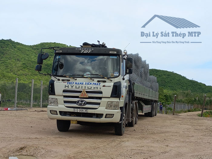 Hình ảnh vận chuyển lưới rào B40 ra công trình cho khách hàng ảnh 2