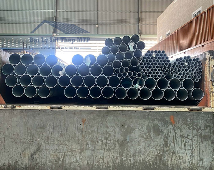 Hình ảnh vận chuyển thép ống ra công trình cho khách hàng ảnh 7