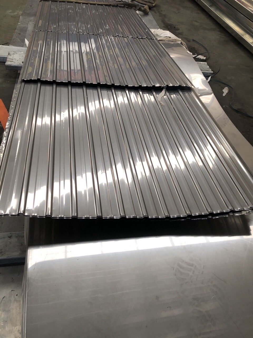 Inox 201 , inox 304 , inox 316 , inox 430 , inox 504 loại 13 sóng laphong