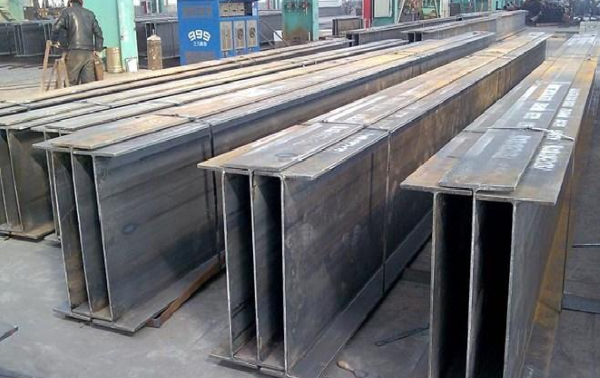 Thép tổ hợp có rất nhiều ưu điểm vượt trội so với thép xây dựng thường