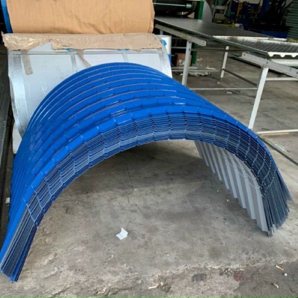 Mức giá tôn vòm hiện nay như thế nào?
