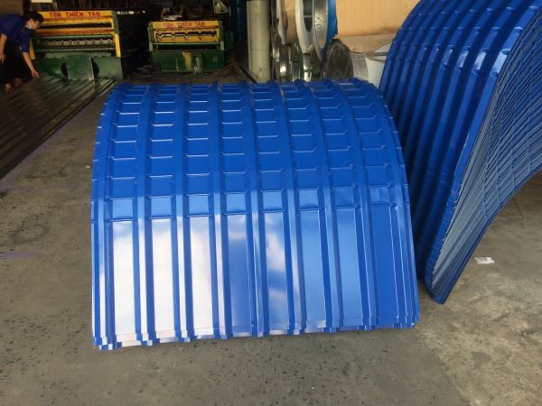 Liên hệ ngay với đại lý sắt thép MTP để nhận báo giá tôn vòm mới nhất