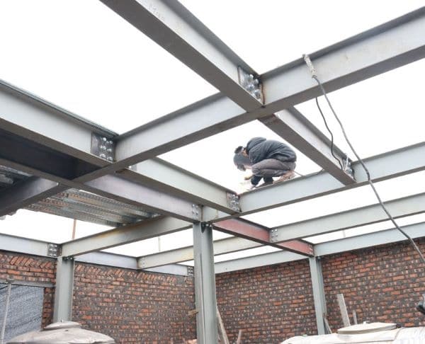 Chi phí xây nhà khung thép dân dụng bao gồm rất nhiều loại phí nhỏ