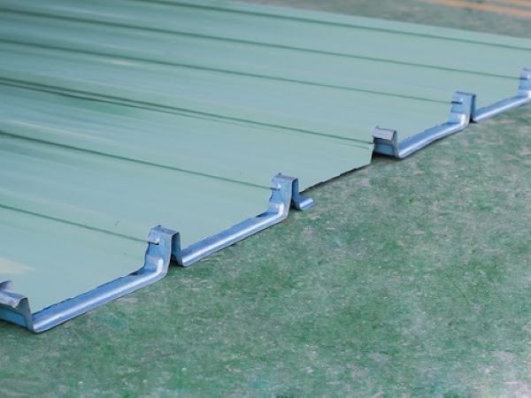 Tôn cliplock Đông Á được rất nhiều khách hàng yêu thích