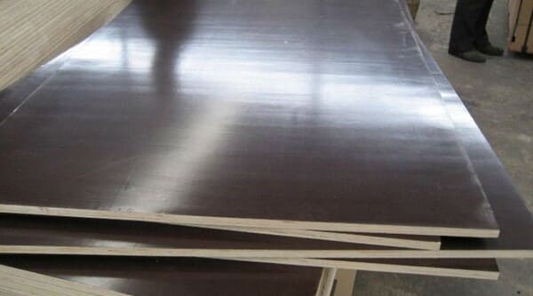 Ván gỗ phủ phim thường được sản xuất theo tiêu chuẩn Eco form, Prime form và Premium form