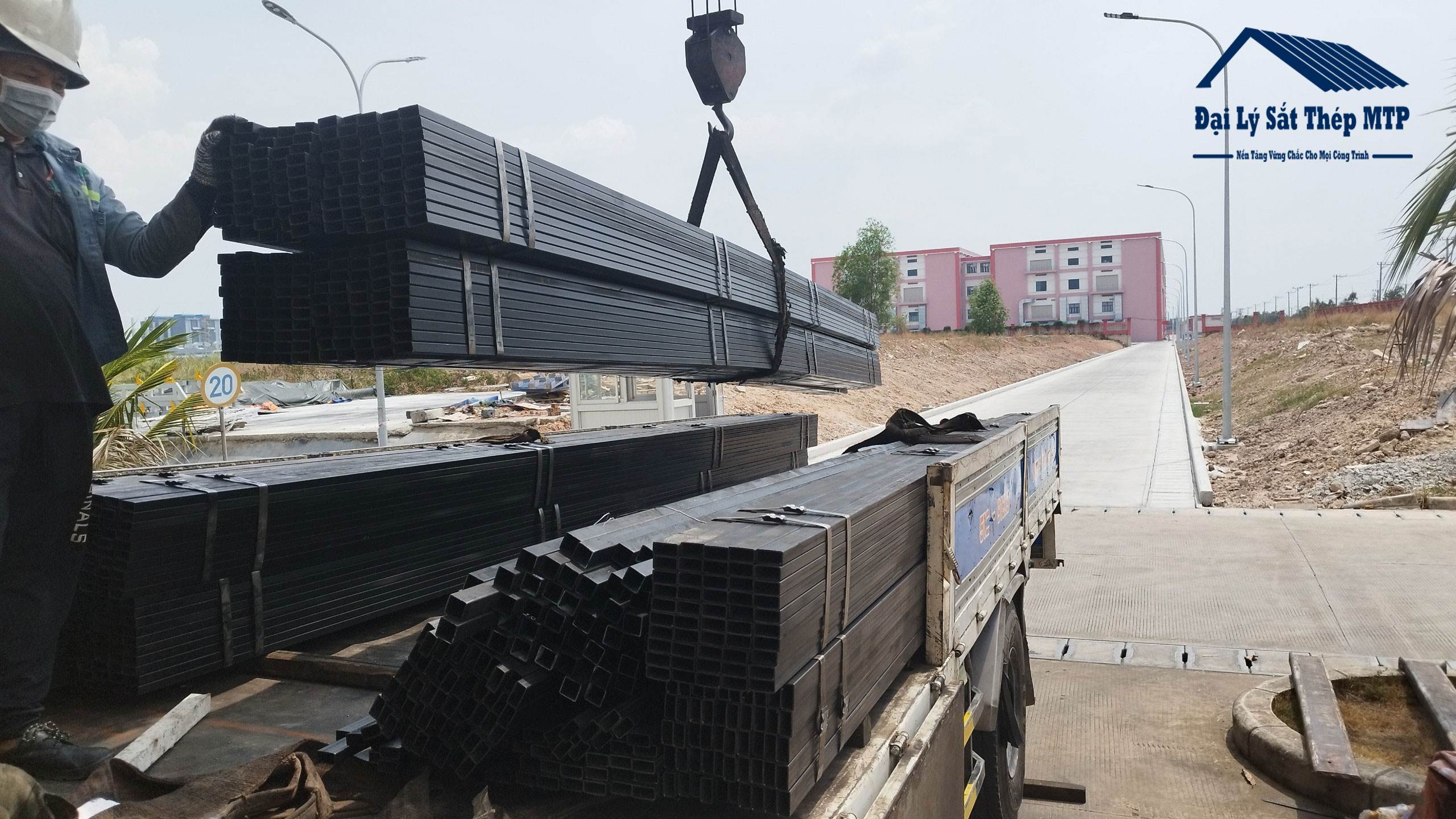 Giao 15 Tấn hộp đen cho Công trình Trường Trung Học Cơ Sở Tân Thạnh Đông 2 - Xã Thạch Đông - Huyện Củ Chi, TPHCM