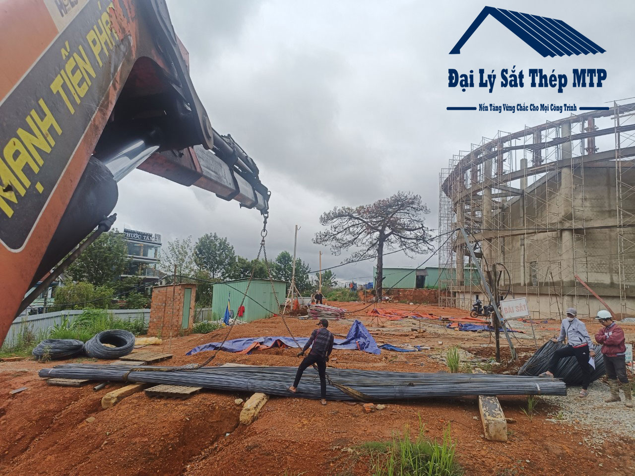 Đại lý Sắt Thép MTP giao 45 tấn Thép xây dựng về Sân Vận Động Đà Lạt