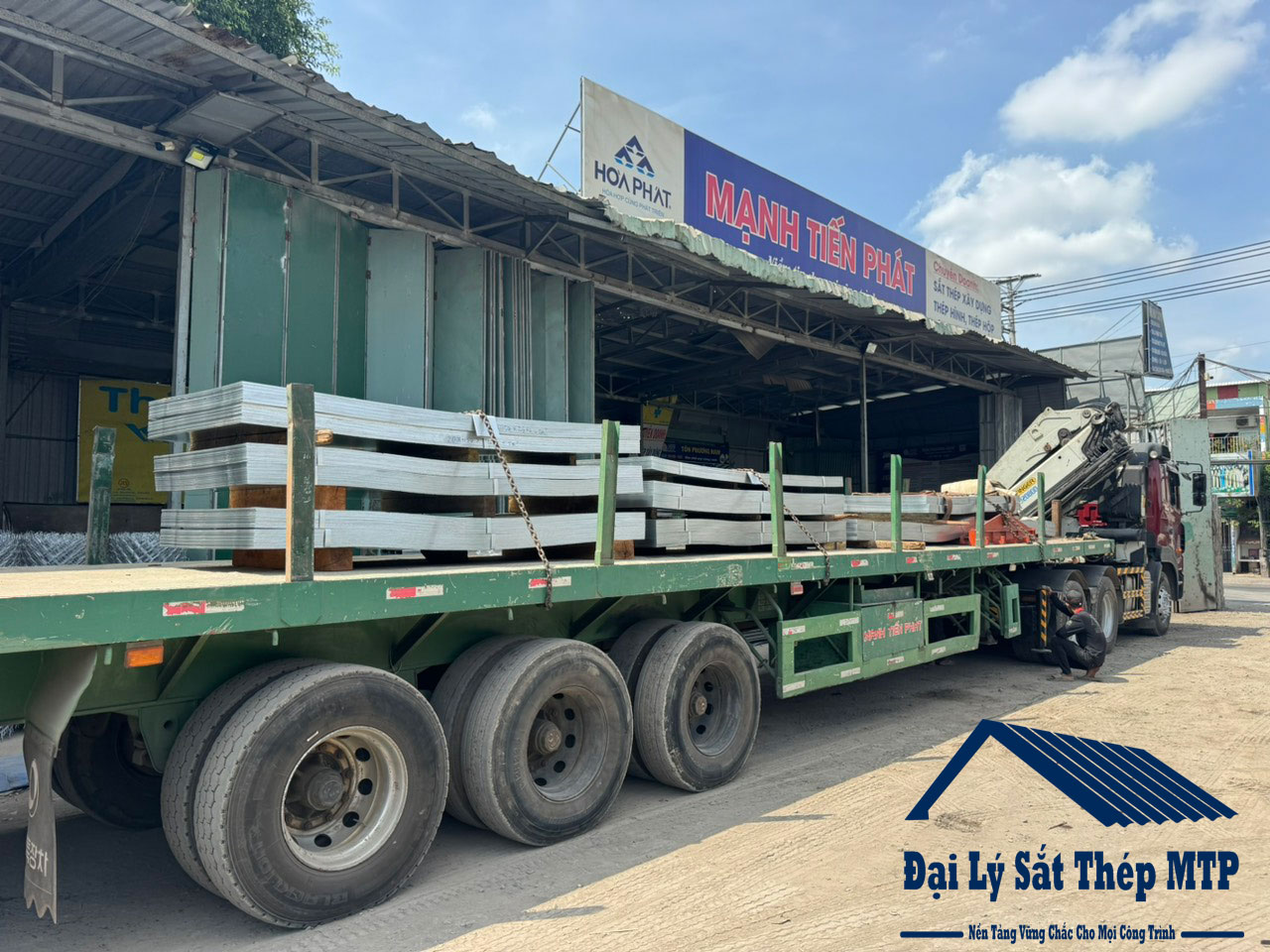 Giao 50 tấn Thép tấm mạ kẽm Nam Kim cho Công ty TNHH Lima Đức Hòa Long An
