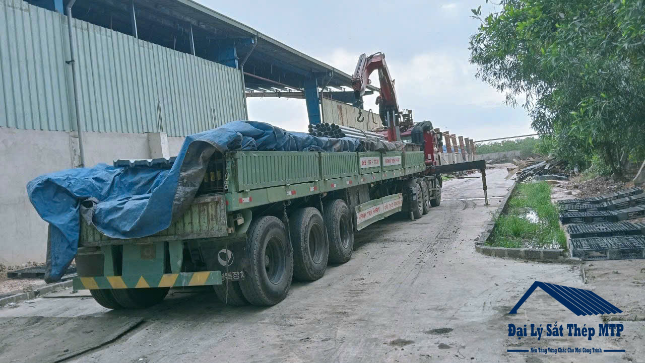 Giao 5000M Tôn Đông Á với 4000 M xà gồ Z về dự án Tây Ninh